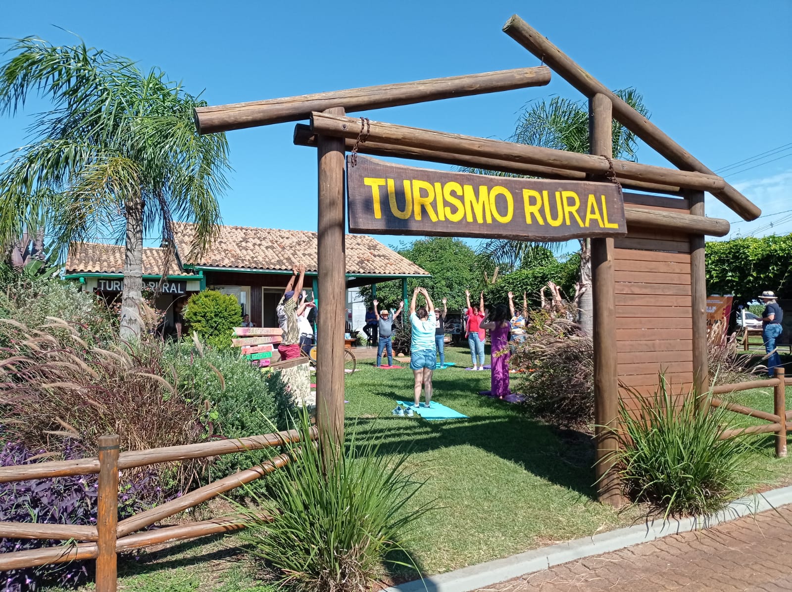 Ir para  <p><big>A fim de incentivar o desenvolvimento do turismo rural como uma atividade fundamental na &oacute;tica da sustentabilidade social e ambiental das propriedades rurais, contribuindo com a&ccedil;&otilde;es...